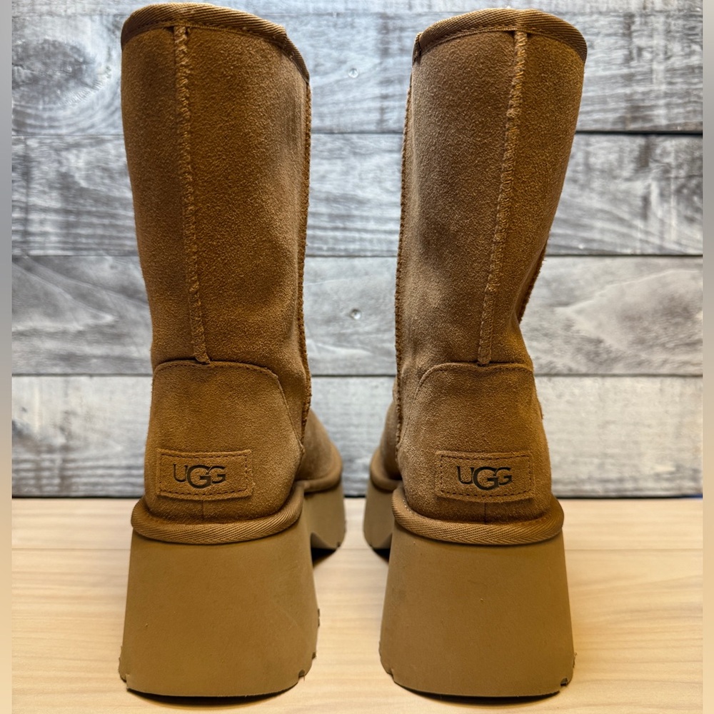 UGG NWT
Women's Classic Short New Heights Booties - Picture 13 of 16